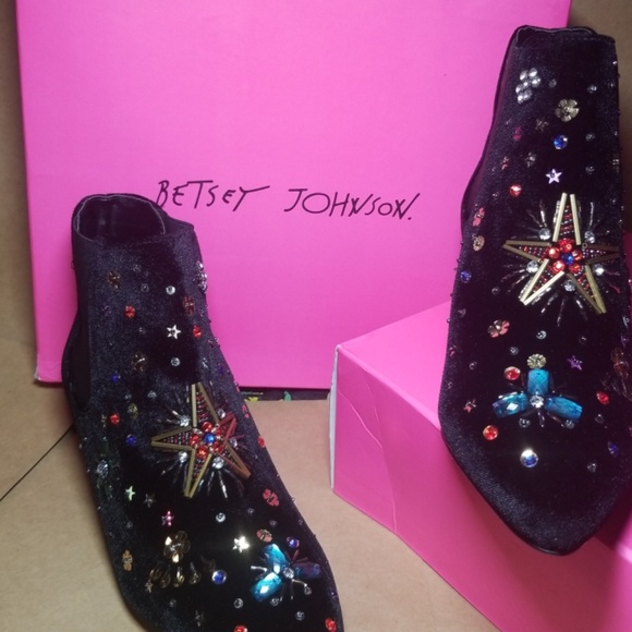 Betsey Johnson Shoes - Betsey Johnson ankle booties